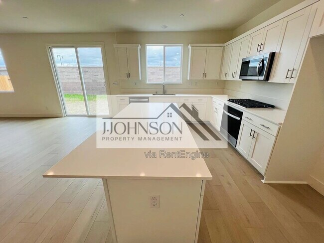 Foto del edificio - 16492 Bandon Ln