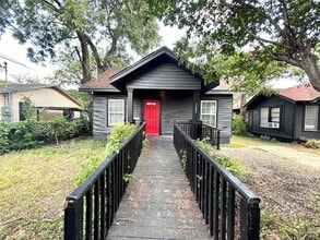Building Photo - 1205 Leona St