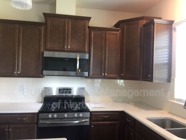 Foto del edificio - 15108 Evergreen House Dr