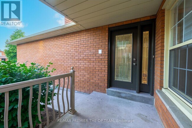 Building Photo - 79 Governor Crescent
