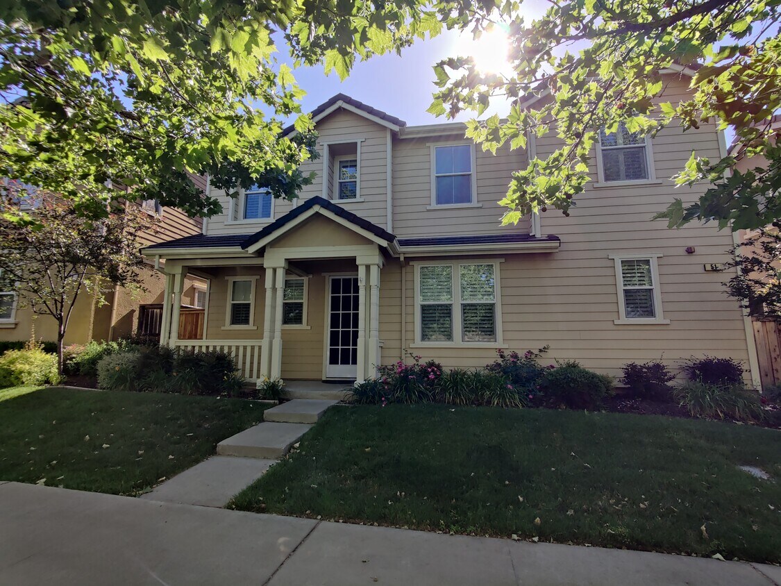 51 E St, Lincoln, CA 95648 House Rental in Lincoln, CA