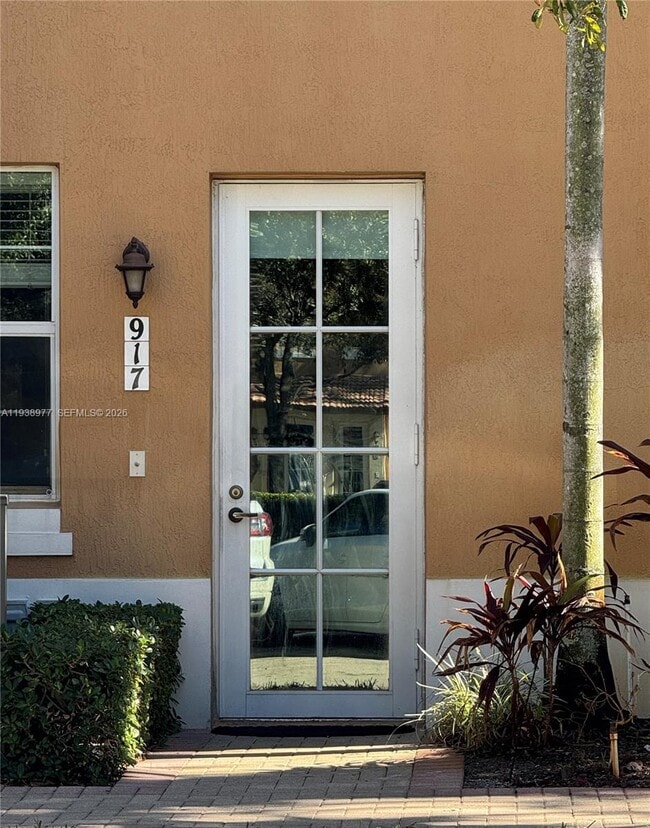 Building Photo - 917 SW 147th Ave