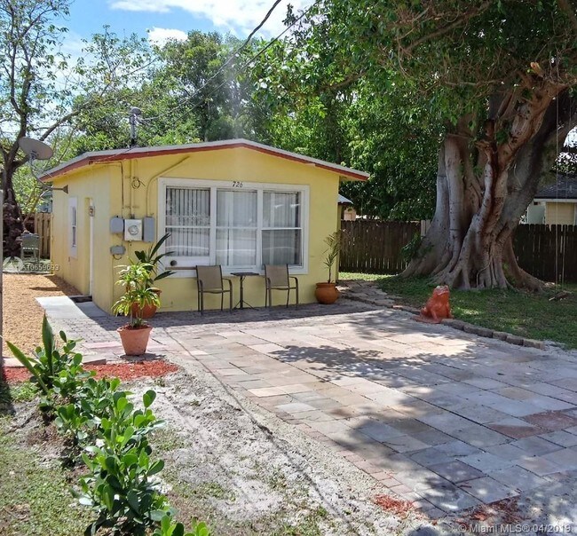 726 Columbus Pkwy, Hollywood, FL 33021 House for Rent in Hollywood