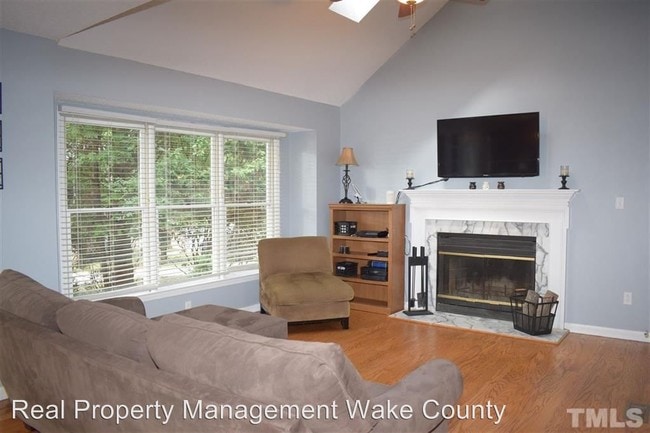 Building Photo - 4 br, 2.5 bath House - 4700 Holly Brook Drive