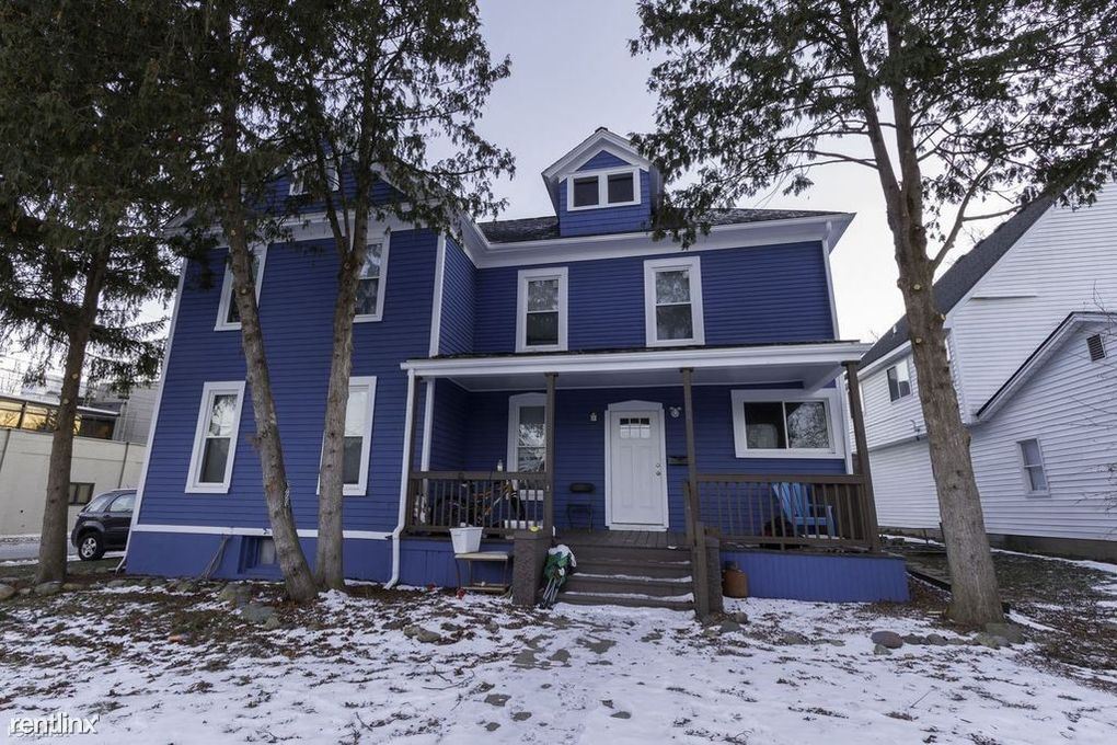 Primary Photo - 8 br, 3 bath House - 144 Hill St