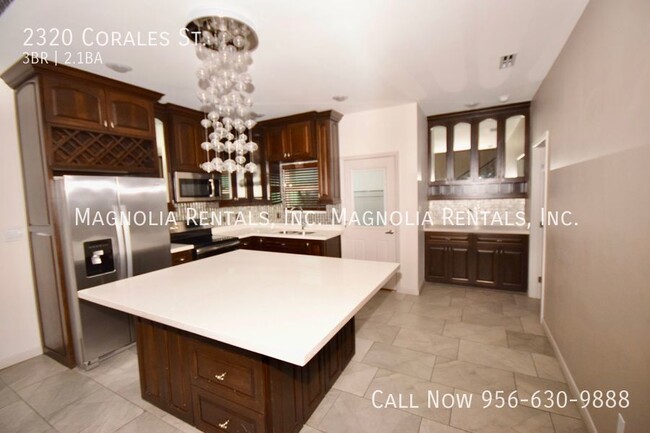 Foto del edificio - Amazing Townhouse on Shary Rd. for Rent