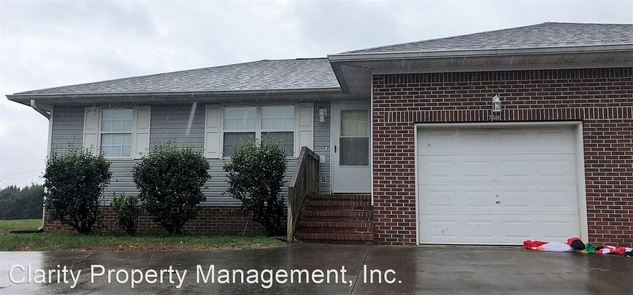 Foto principal - 2 br, 1 bath House - **758 Urbane Rd