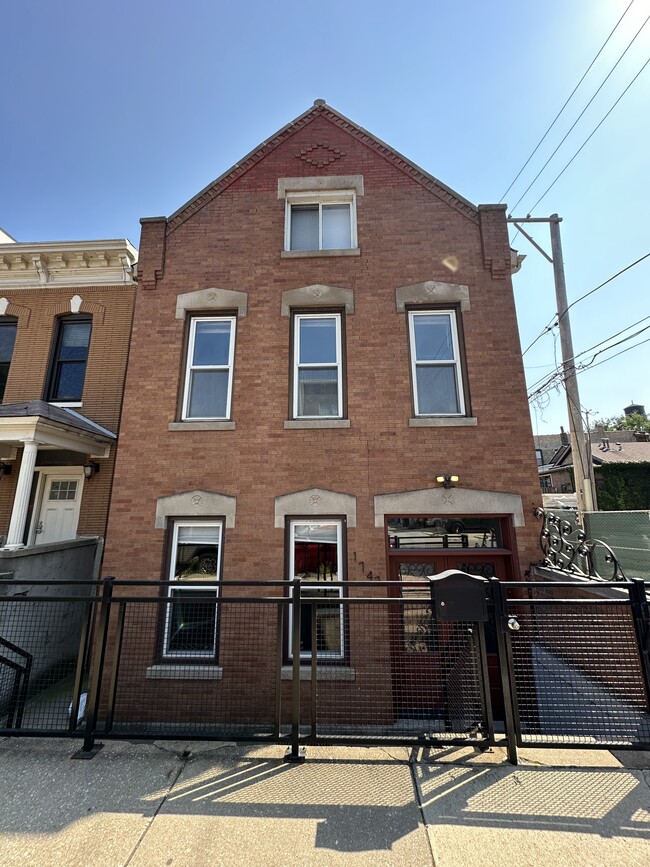 Building Photo - 1747 W Le Moyne St