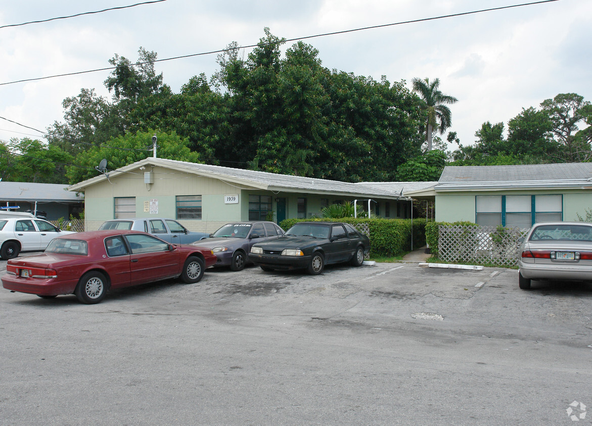 Foto principal - 1939 Riverside Dr