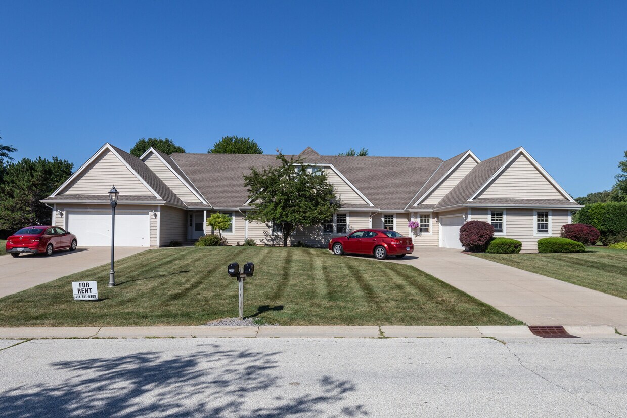 Primary Photo - N27W26446 Christian Ct W
