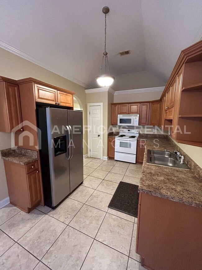 Foto del edificio - Townhome in Hoover, AL!!! View with 48 Hou...