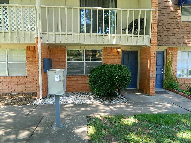 Primary Photo - 808 W Lawson St