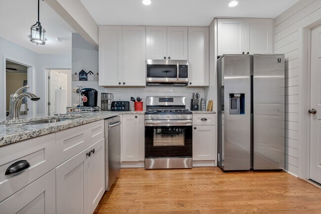 Foto del edificio - 1296 Diamond Ave SE