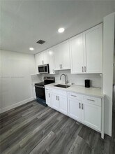 Building Photo - 5611 SW 38th St