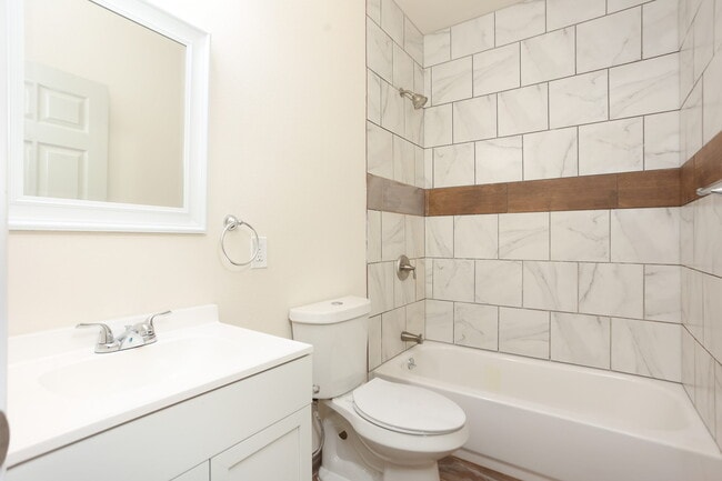 Building Photo - 22806 Shady Forest Dr