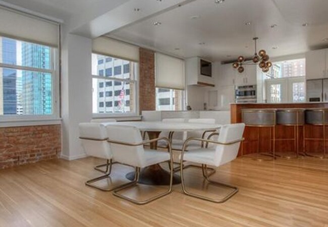 Foto del edificio - 411 West 7th-ID20007