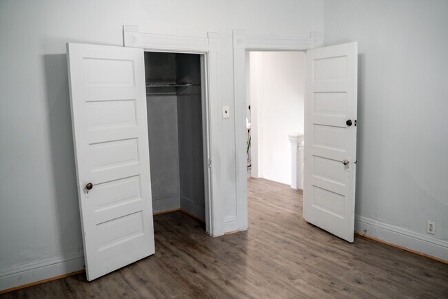 Room 1 - 120 S 1000 E