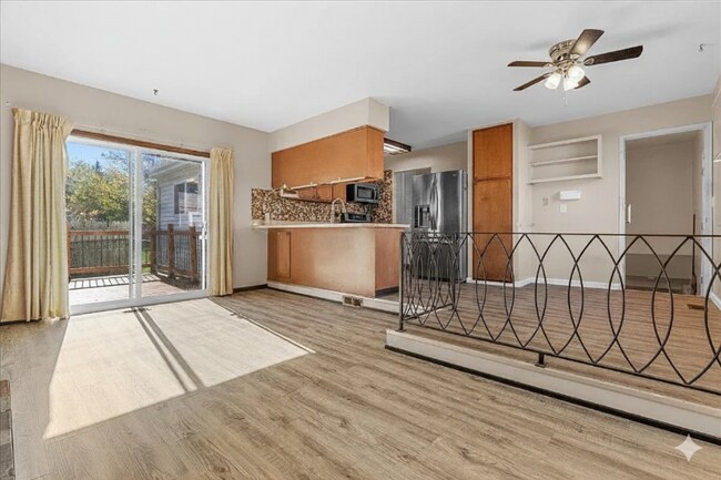 Foto del edificio - 4709 Stillwell Ave