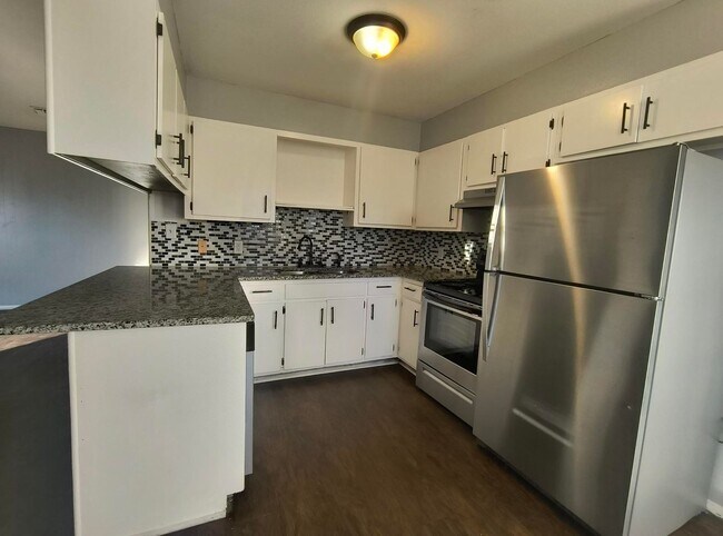 Building Photo - Lovely 3 bedroom 2 bath College Hills West Home!
