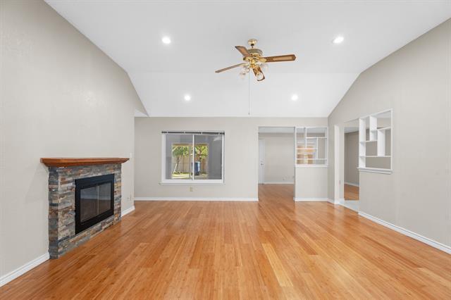 Foto del edificio - 7114 Lo Chalmers Ln