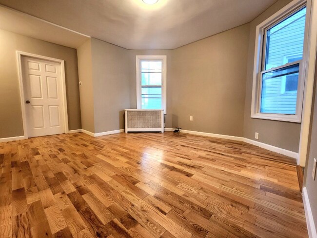 Foto del edificio - 294 N Park St