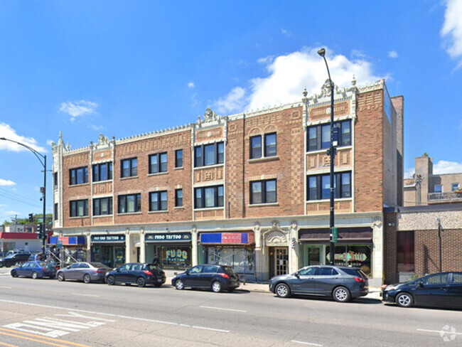 Building Photo - 5610 N Western Ave