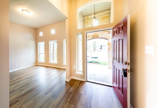 Building Photo - 3526 Pinevale Ct