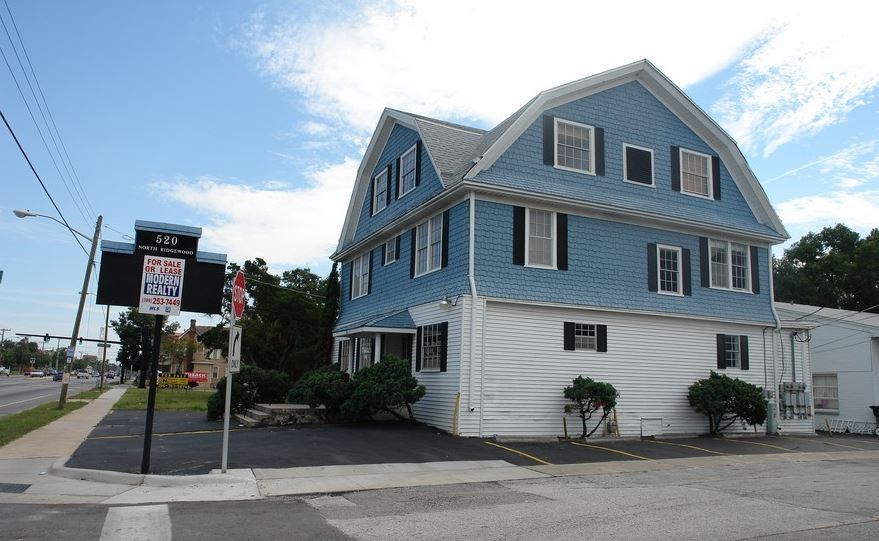 Primary Photo - 520 N Ridgewood Ave