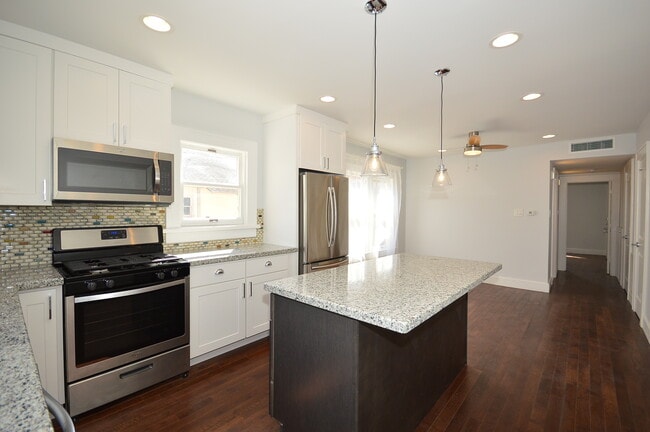 Welcome home! - 121 North St