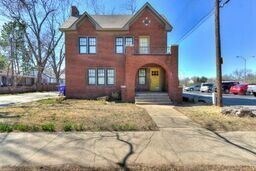 Foto principal - 5 br, 2 bath House - 316 S Webster Ave