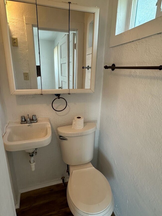 Foto del edificio - 1423 N. BRIDGE ST - 1 BEDROOM 1 BATH - VIS...