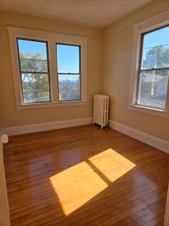 Building Photo - 436 Anderson Ave
