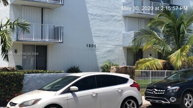 Building Photo - 1801 S Treasure Dr