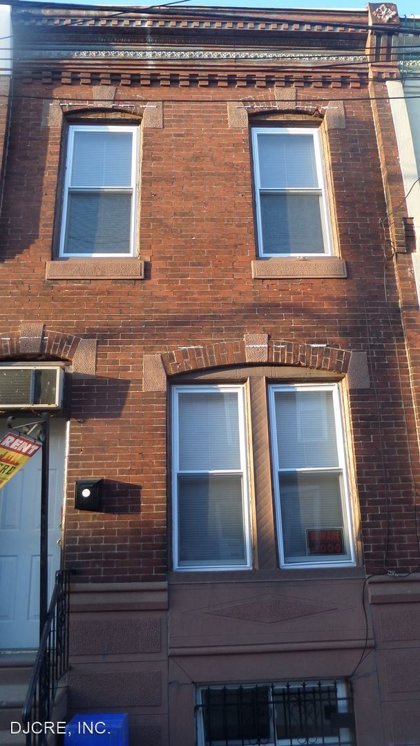 Building Photo - 3 br, 1 bath House - 1913 Dudley Street