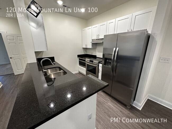 Building Photo - 2 Bed / 2 Bath Apartment (Available 5/10/24)