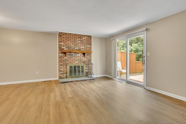 Building Photo - 141 Brighton Cir