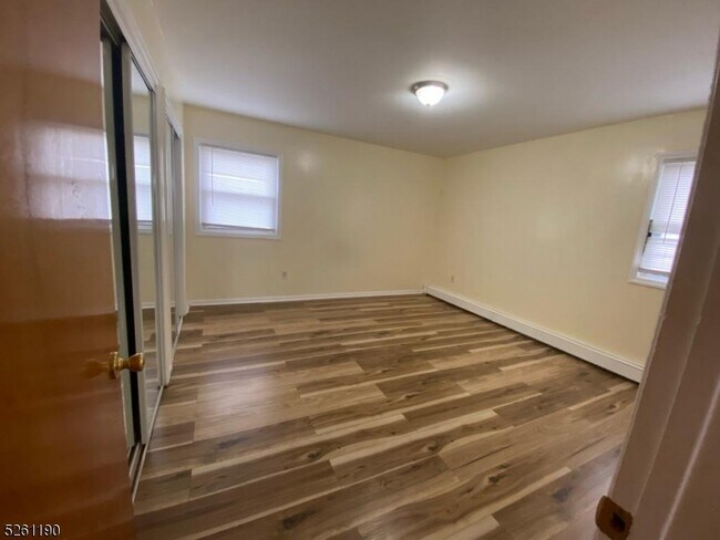 Foto del edificio - 573 N 11th St