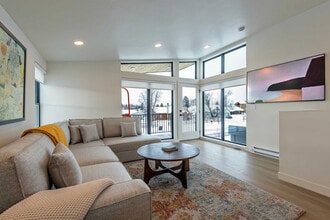 Building Photo - 27 4th St E