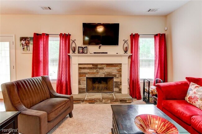 Foto del edificio - 5 br, 3 bath House - 4205 Lindsey Way