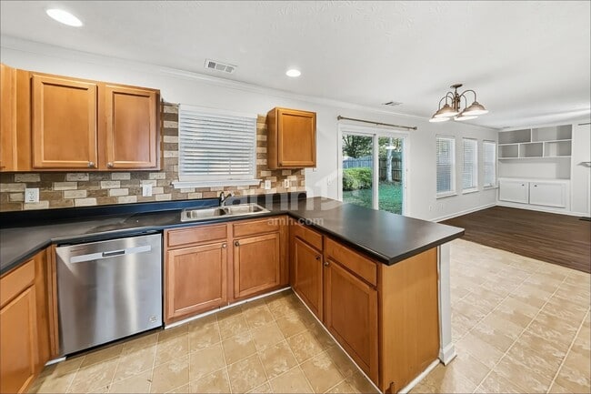 Building Photo - 218 Wild Flower Ln