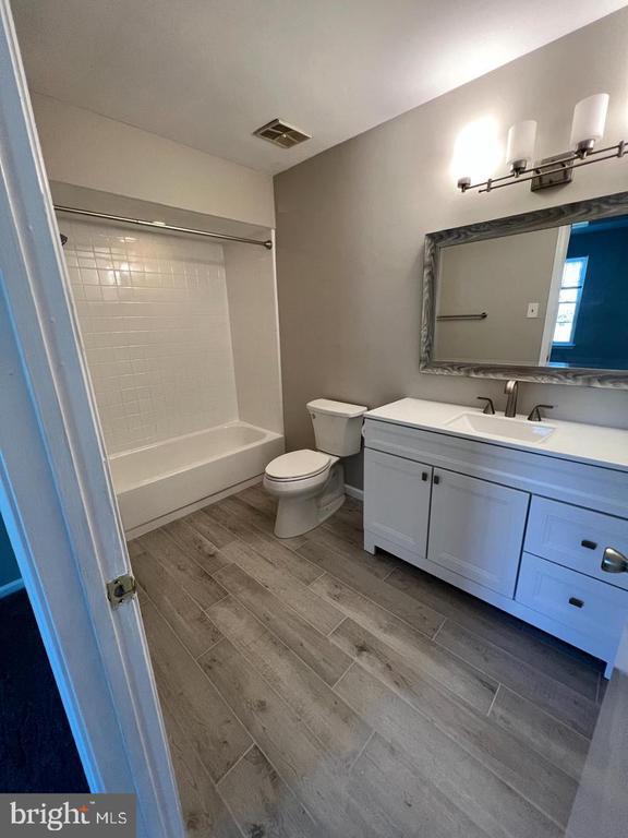 Foto del edificio - 83 Greenridge Cir