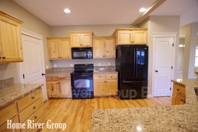 Building Photo - 9718 W Montebello Dr