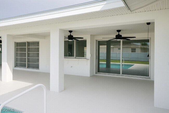 Foto del edificio - 204 El Dorado Pkwy W