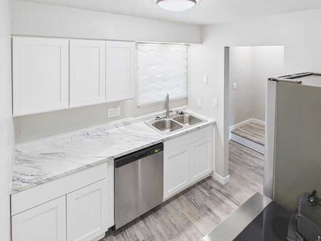 Foto del edificio - 1044 Coronado Pkwy S