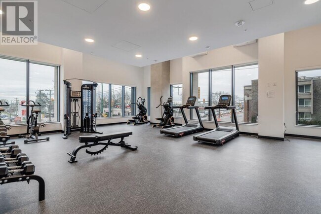 Photo du bâtiment - 8121-8121 Chester St