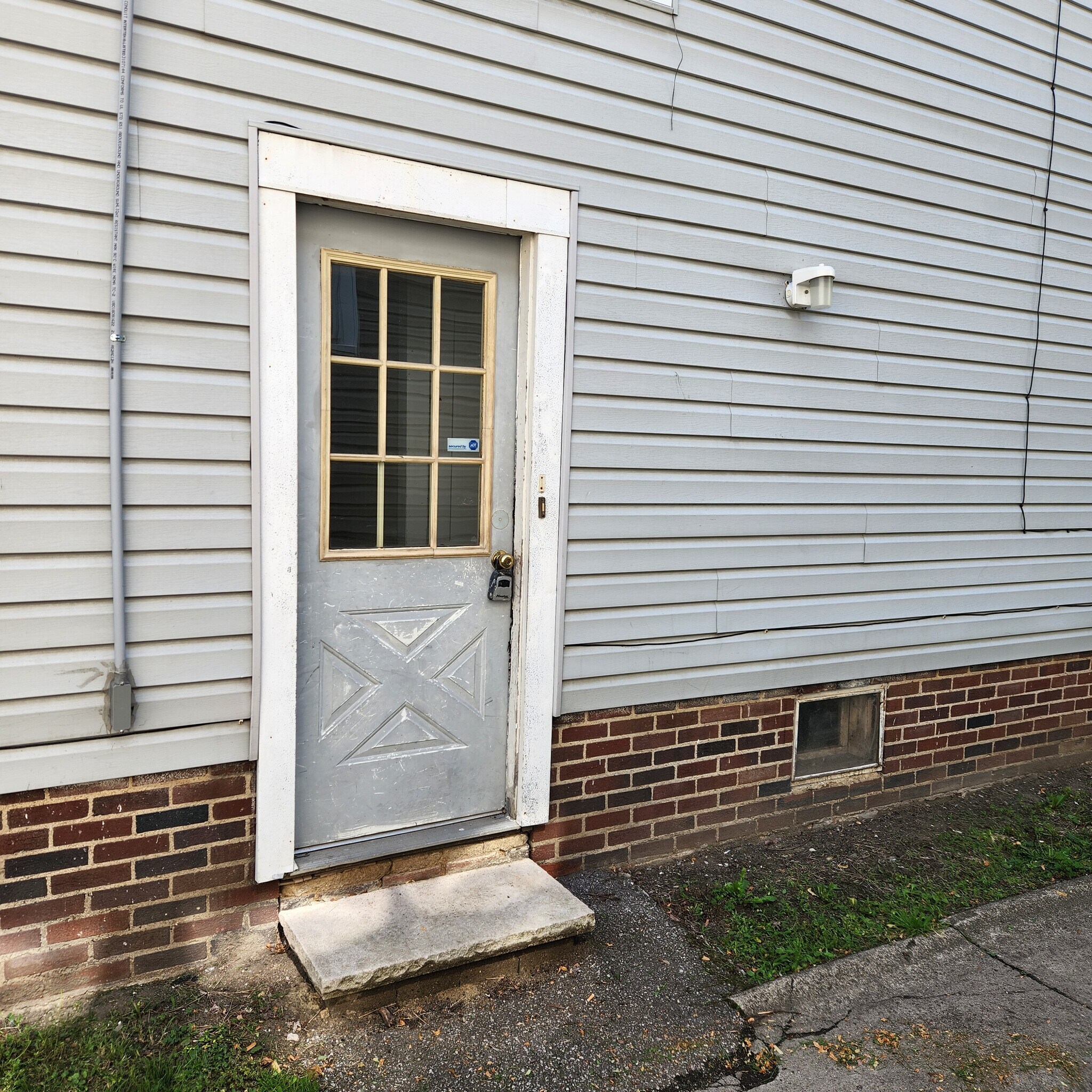 896 Delia Ave Akron, OH 44320 – photo 5