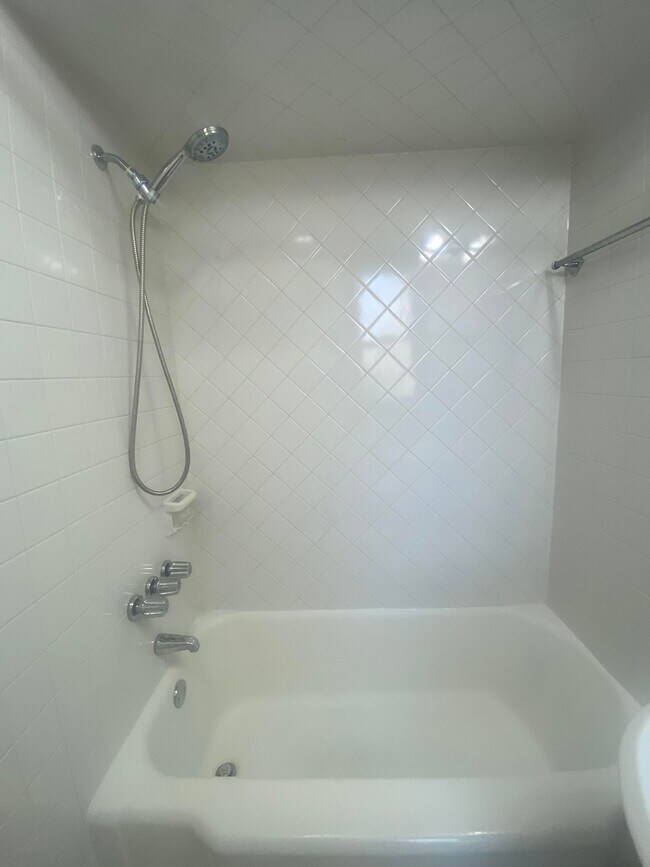Foto del edificio - 4438 N Long Ave
