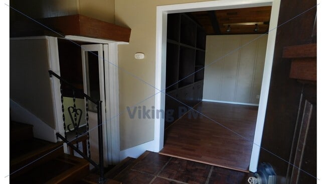 Building Photo - 501 NE Loper Ave