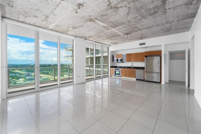 Foto del edificio - 3470 E Coast Ave