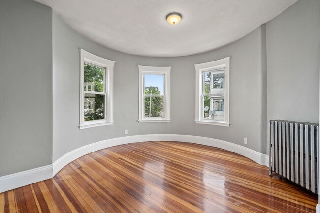 Building Photo - Apply now: https://screen.boompay.app/a/4P...